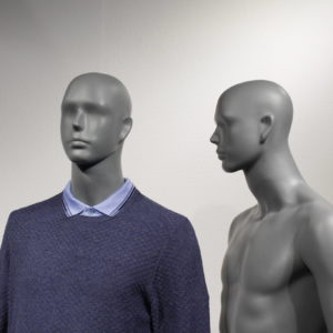 Flot abstrakt herre mannequin i moderne modegrå farve. Fås i 2 positioner