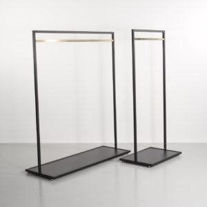 Tøjstativ messestativ sort og messing