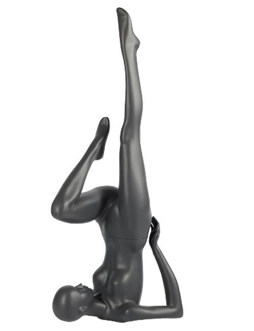 Yoga-Dame mit Beinen in der Luft