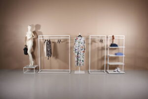 Shop in shop inventar med fronthæng stativ