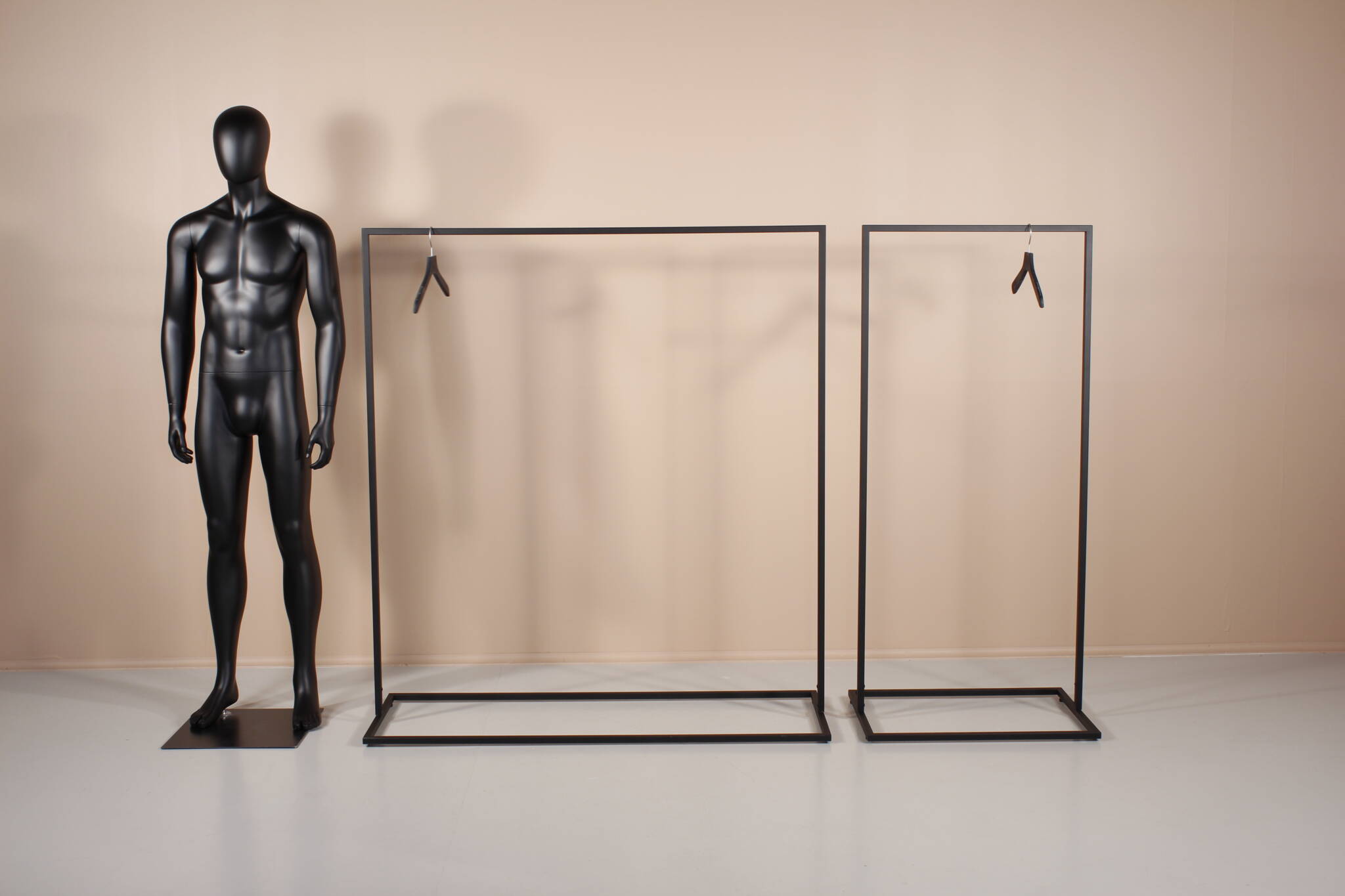 stativ tøj minimalistisk design | Mannequins