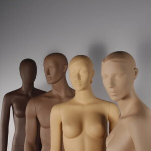 Multi etniske mannequiner. Mannequins in multi etnic colours.